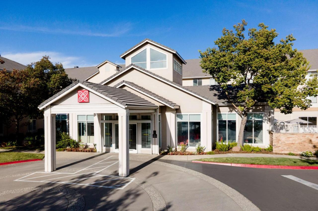 Hilton Garden Inn רוזוויל מראה חיצוני תמונה