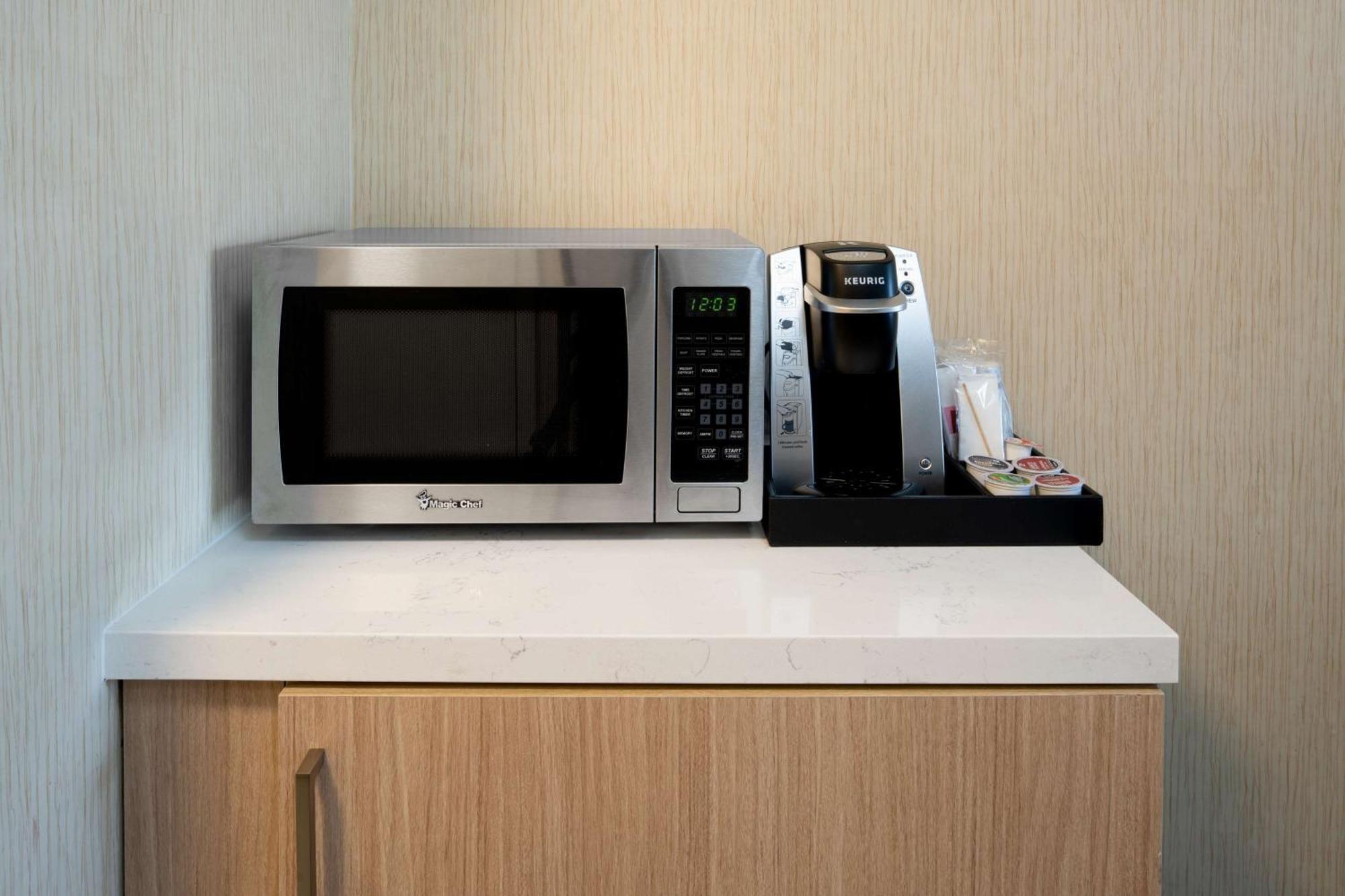 Hilton Garden Inn רוזוויל מראה חיצוני תמונה