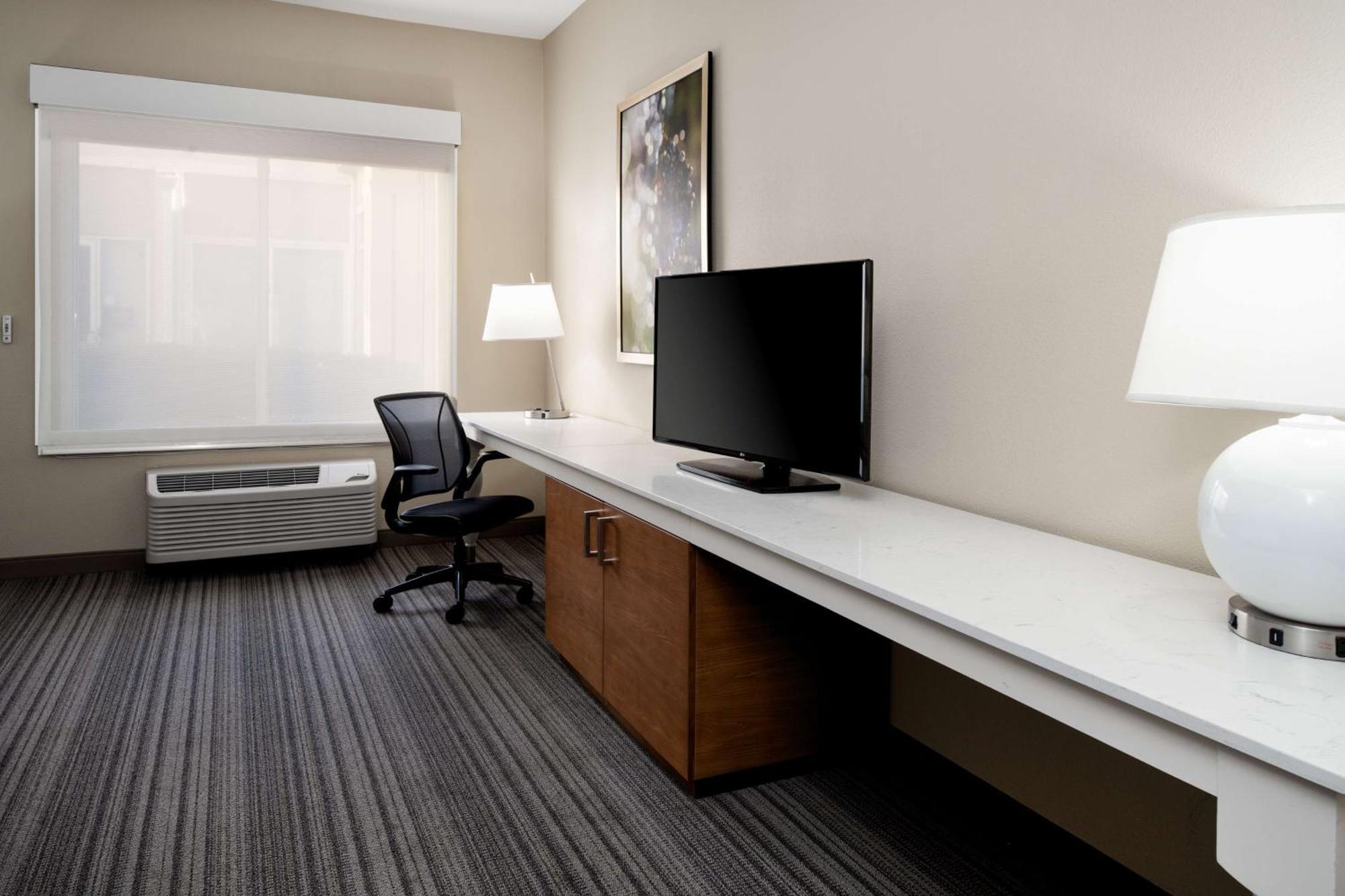 Hilton Garden Inn רוזוויל מראה חיצוני תמונה