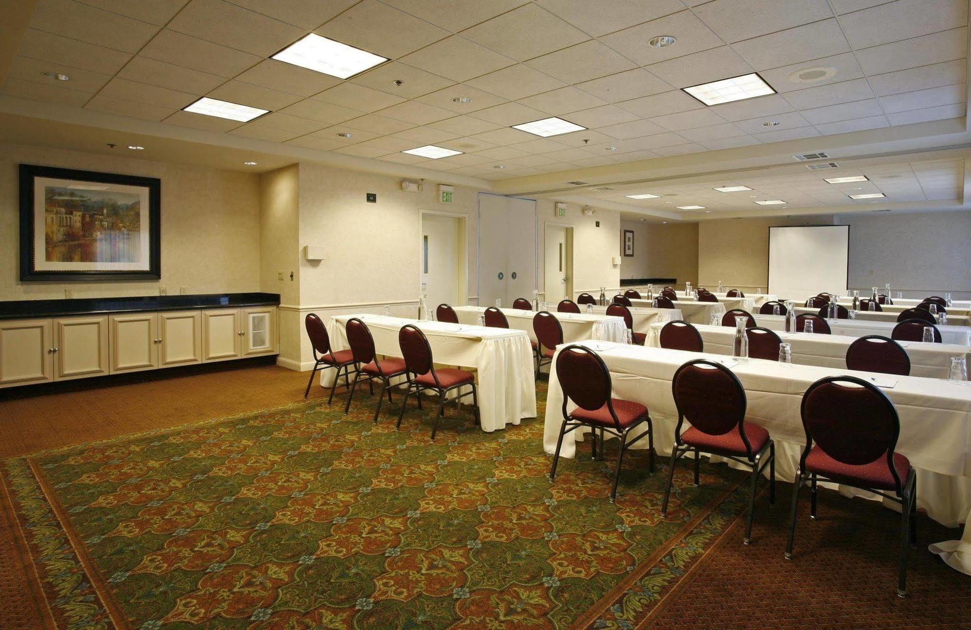 Hilton Garden Inn רוזוויל מראה חיצוני תמונה